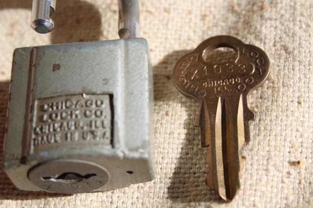 photo of working vintage padlock, Chicago Lock steel w/ original brass key #2