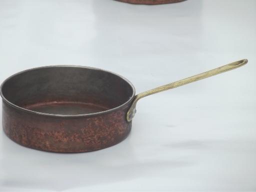 photo of worn old copper pots & pans, vintage copper stockpot, saucepans lot #9