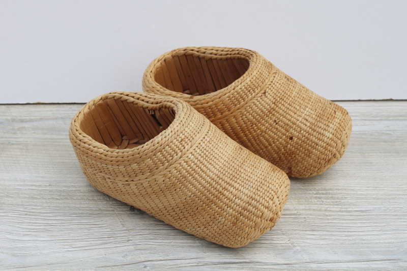 photo of woven straw clogs natural rattan, simple slipper shoes Indonesia traditional hand craft #1