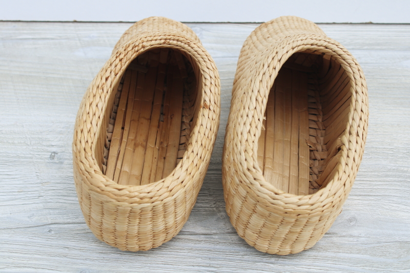 photo of woven straw clogs natural rattan, simple slipper shoes Indonesia traditional hand craft #2