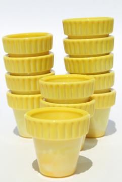 catalog photo of yellow Akro Agate glass planters, 1930s vintage mini flower pots set of 12