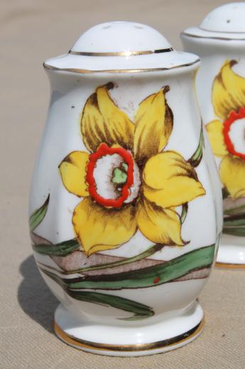 photo of yellow daffodils S&P set, vintage English bone china salt & pepper shakers #4