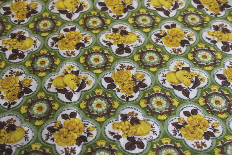 photo of yellow roses w/ green vintage print cotton feedsack weave fabric 36 wide #1